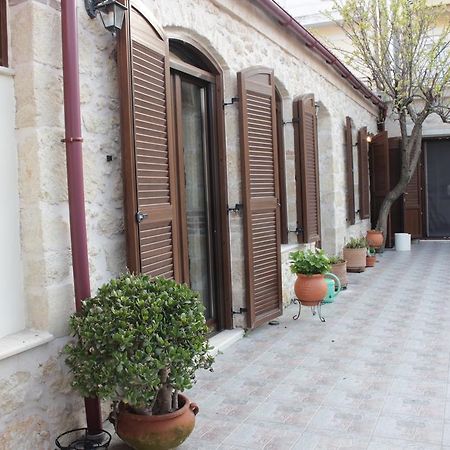 Artemisia Traditional Home Choudetsi Exterior foto